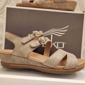 Dansko Leather "Angela" Metallic Sand Sandals. NIB. EU 40/US 9.5-10